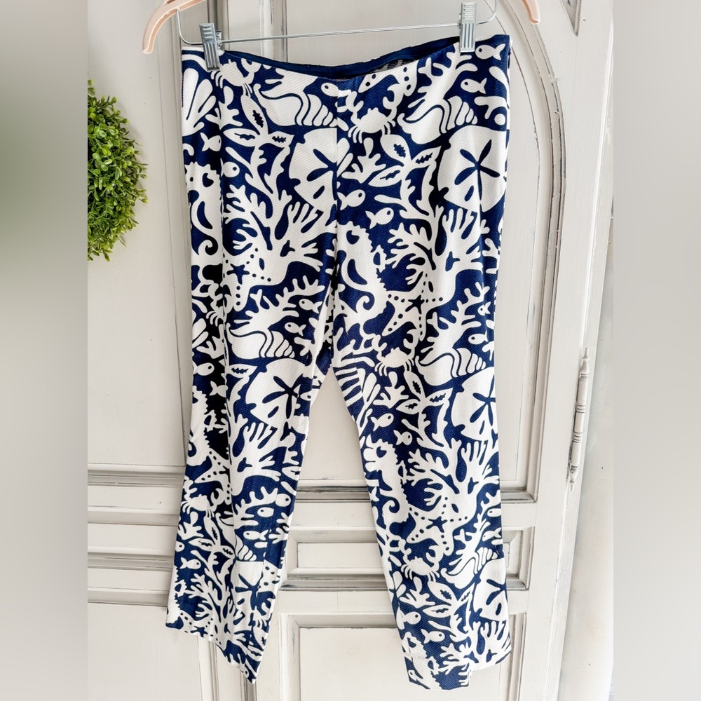 Vineyard Vines Blue and White cropped pant